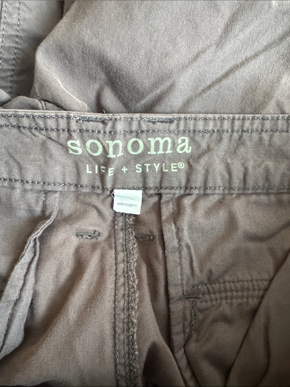 Sonoma Men's Light Gray Cargo Shorts with Multiple Pockets - Picture 3 of 4